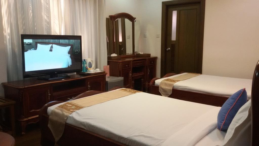 Resort Palm Spring Yangon